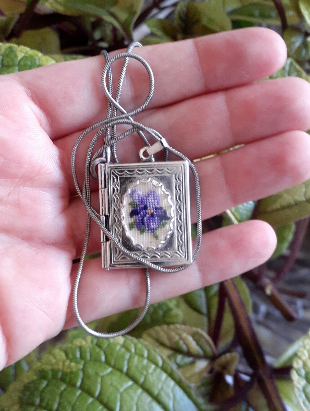 Silver Flower Locket - Picture 3 of 3